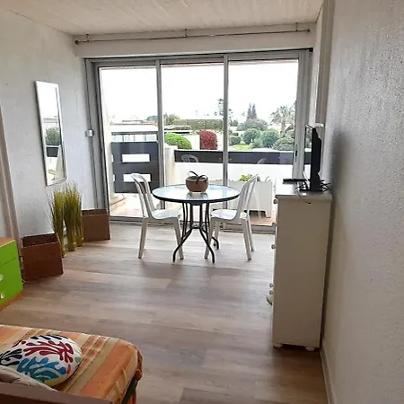 613, Port Nature 6 Au Village Naturiste * Agde